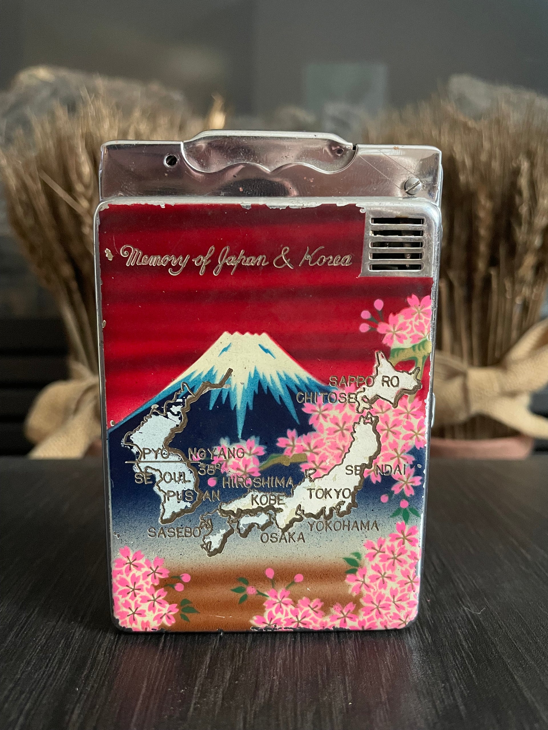 memory of japan and korea cigarette case Vintage Fuzi & & Lighter Combo Vintage Souvenir Set in Box,